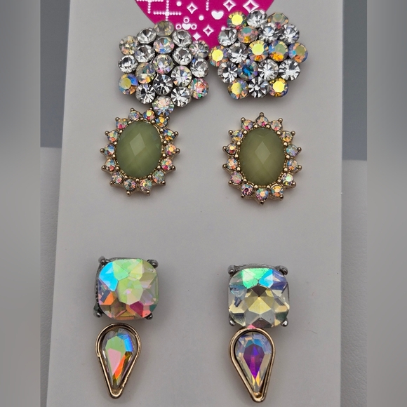 Unbranded Jewelry - Vintage Set of 4 Aurora Borealis & Green Rhinestone Stud Earrings